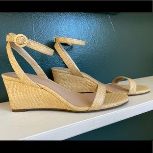 Essex Lane natural straw wedge sandal in size 7
